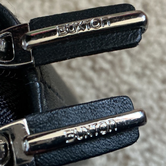 Buxton Black Genuine Leather Double Zip Accordion Card Case. - Picture 5 of 10